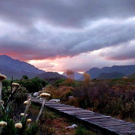 La Mer Seafront Selfcatering Accommodation Kleinmond Exterior photo