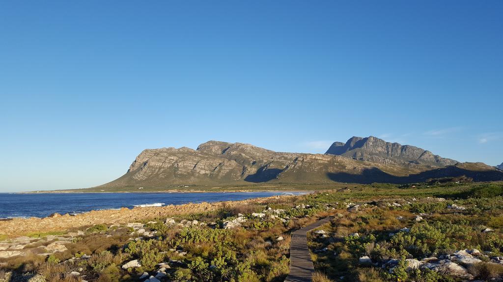 La Mer Seafront Selfcatering Accommodation Kleinmond Exterior photo