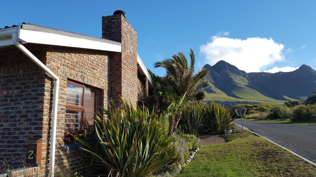 La Mer Seafront Selfcatering Accommodation Kleinmond Exterior photo