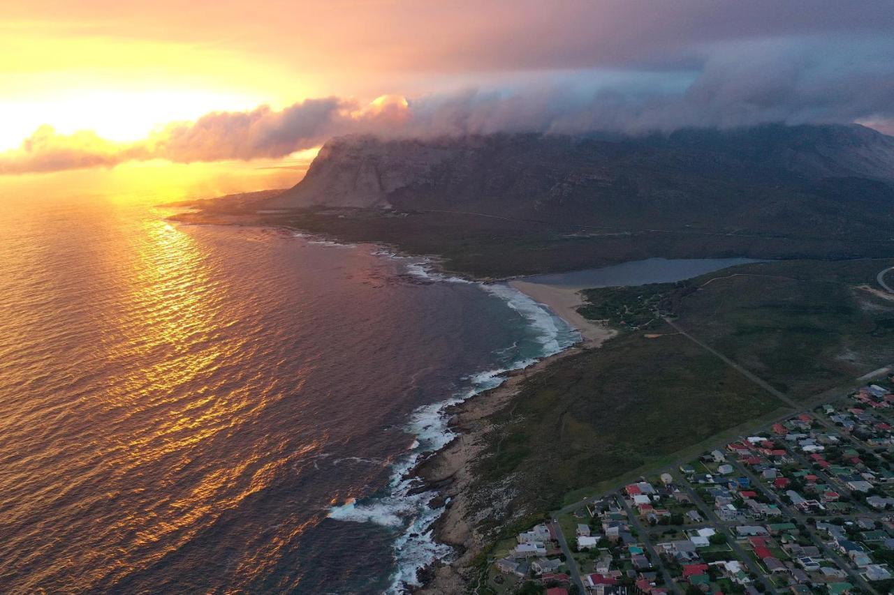 La Mer Seafront Selfcatering Accommodation Kleinmond Exterior photo