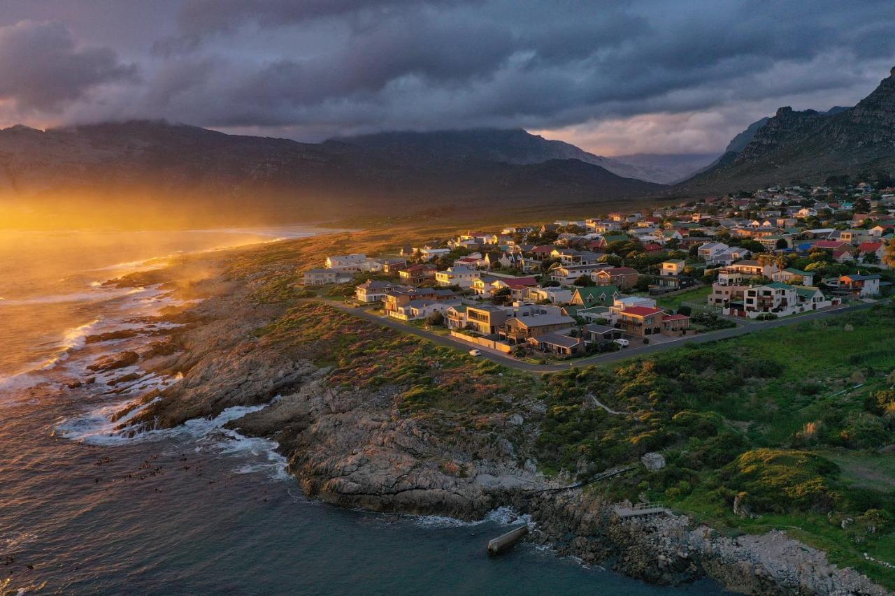 La Mer Seafront Selfcatering Accommodation Kleinmond Exterior photo